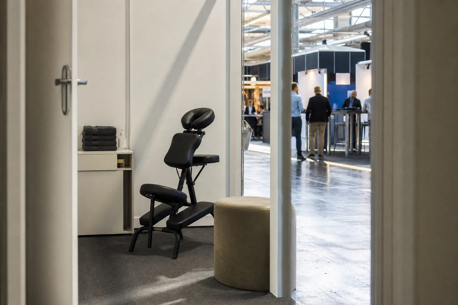Mobile Massage am Messestand: Passende Formate für jeden Standtyp