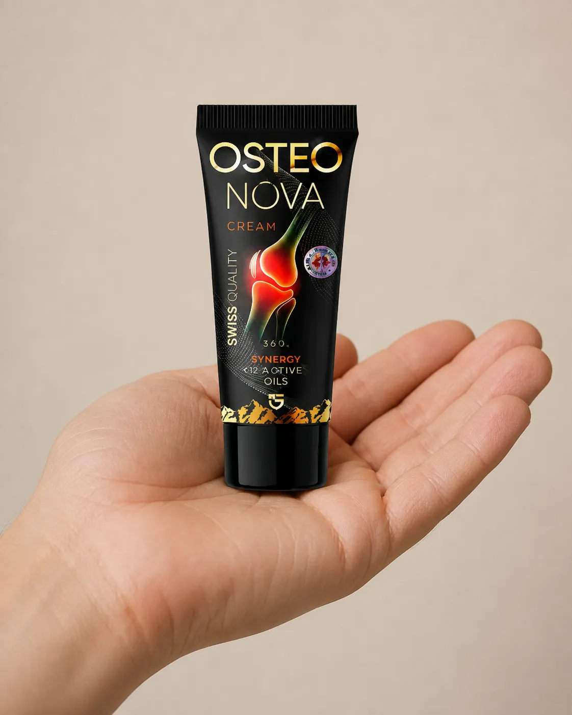 OsteoNova cream — Verpackung in der Hand