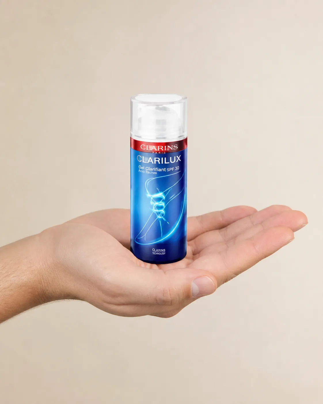 VARILUX — Verpackung in der Hand